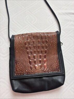 Croc-Texture Brown and Black Leather Crossbody Messenger Bag